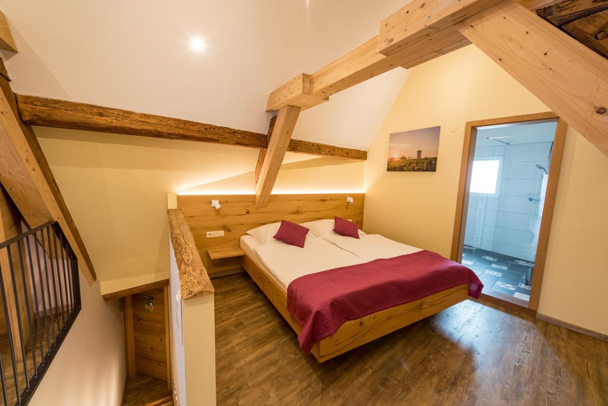 Weingut & Gaestehaus Julianenhof Нирштайн Экстерьер фото